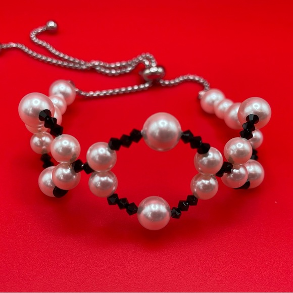 Natural shell pearl beads  freshwater mother of pearl +black crystals Bracelet - Picture 2 of 5